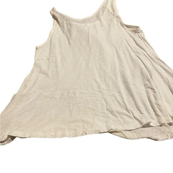 Crown and Ivy size medium authentic tee tee like new see pics - Picture 2 of 2